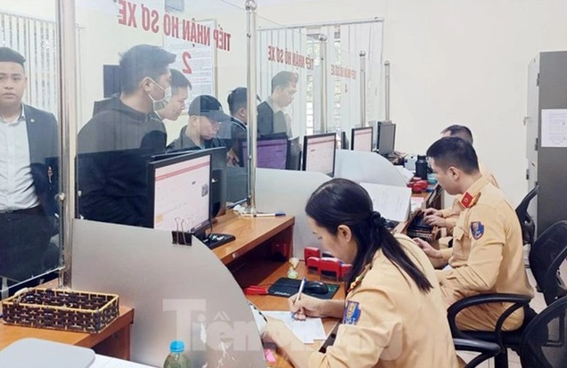 Hướng dẫn cấp, đổi GIẤY PHÉP LÁI XE TRỰC TUYẾN hoặc TRỰC TIẾP tại Công an xã, phường, thị trấn, nhận kết quả sau 5 ngày- Ảnh 4.