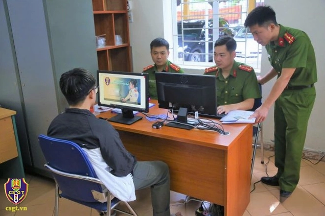 Hướng dẫn cấp, đổi GIẤY PHÉP LÁI XE TRỰC TUYẾN hoặc TRỰC TIẾP tại Công an xã, phường, thị trấn, nhận kết quả sau 5 ngày- Ảnh 1.