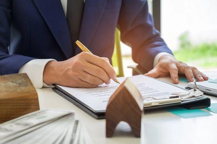 Viết tay mẫu giấy cho tặng đất cho con cần đảm bảo sự rõ ràng.