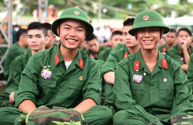 Đang học đại học có phải đi nghĩa vụ quân sự không?