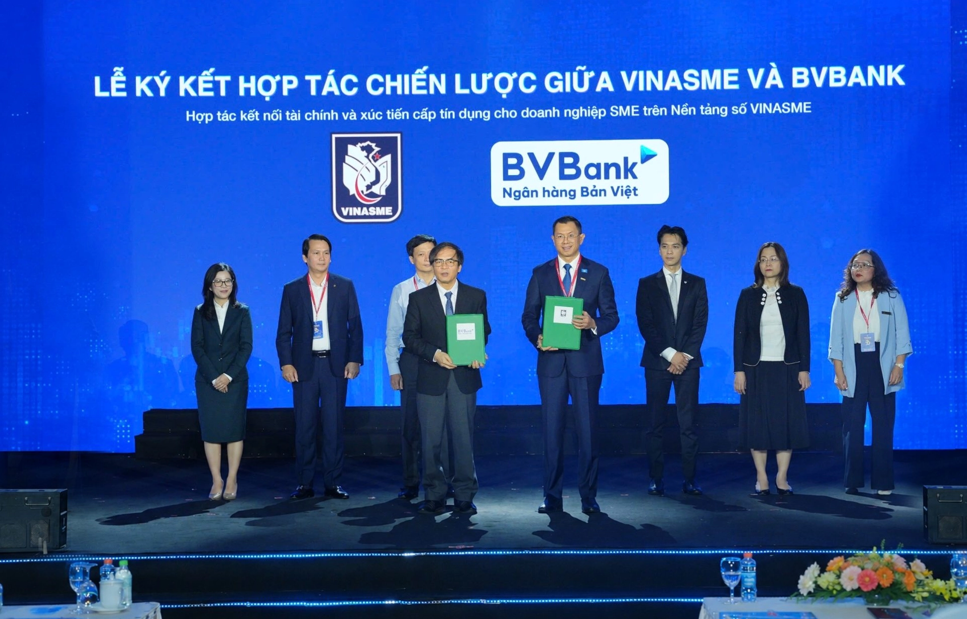 Hình ảnh báo chí