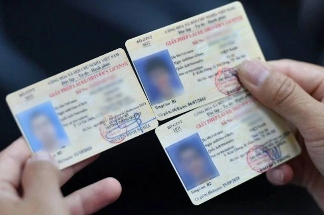 Người dân có thể tới phòng CSGT cấp tỉnh hoặc cấp xã/phường để xin cấp lại GPLX